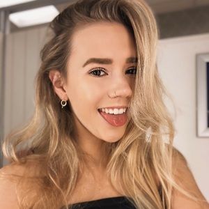 Meet your Posher, Carly